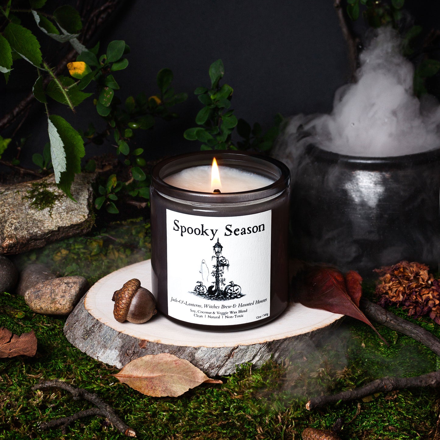 Spooky Season : Embrace the magic of fall with this spooky candle!